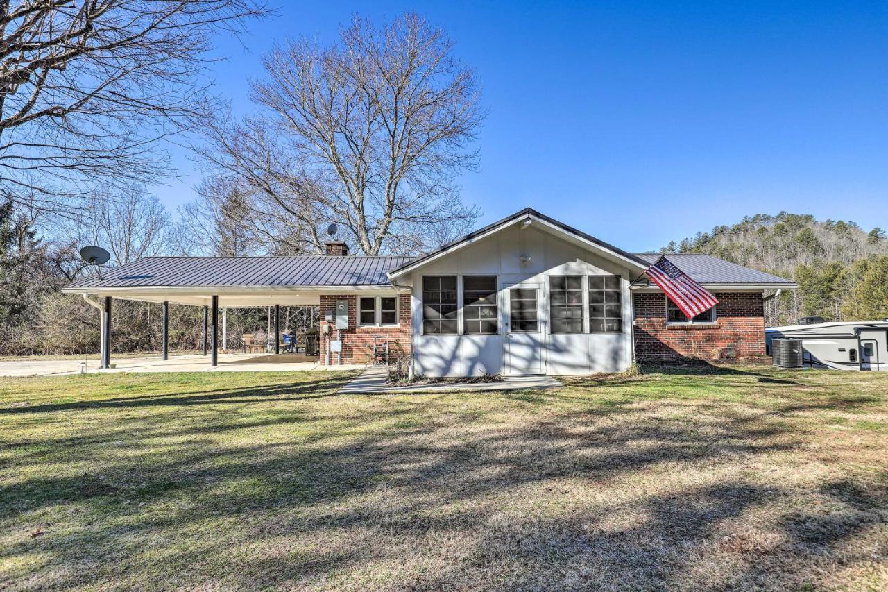 Blue Ridge Mountain Escape With Hot Tub, Grill! Villa Brevard Bagian luar foto